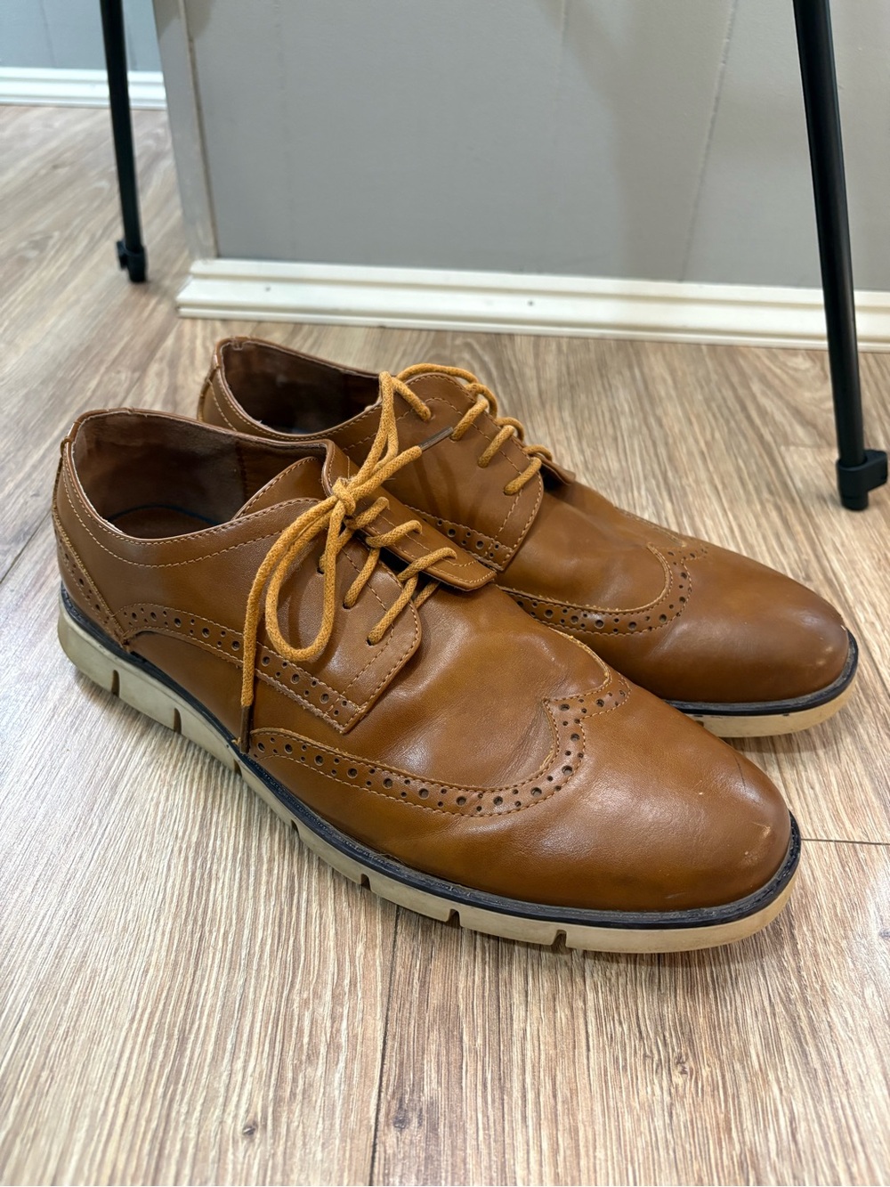 Jousen Milan Men's Brown Leather Wingtip Dress Shoes